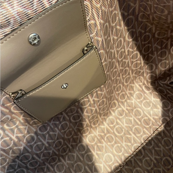 Calvin Klein Tan Tote Purse Shoulder Bag New With Tags - Picture 7 of 9